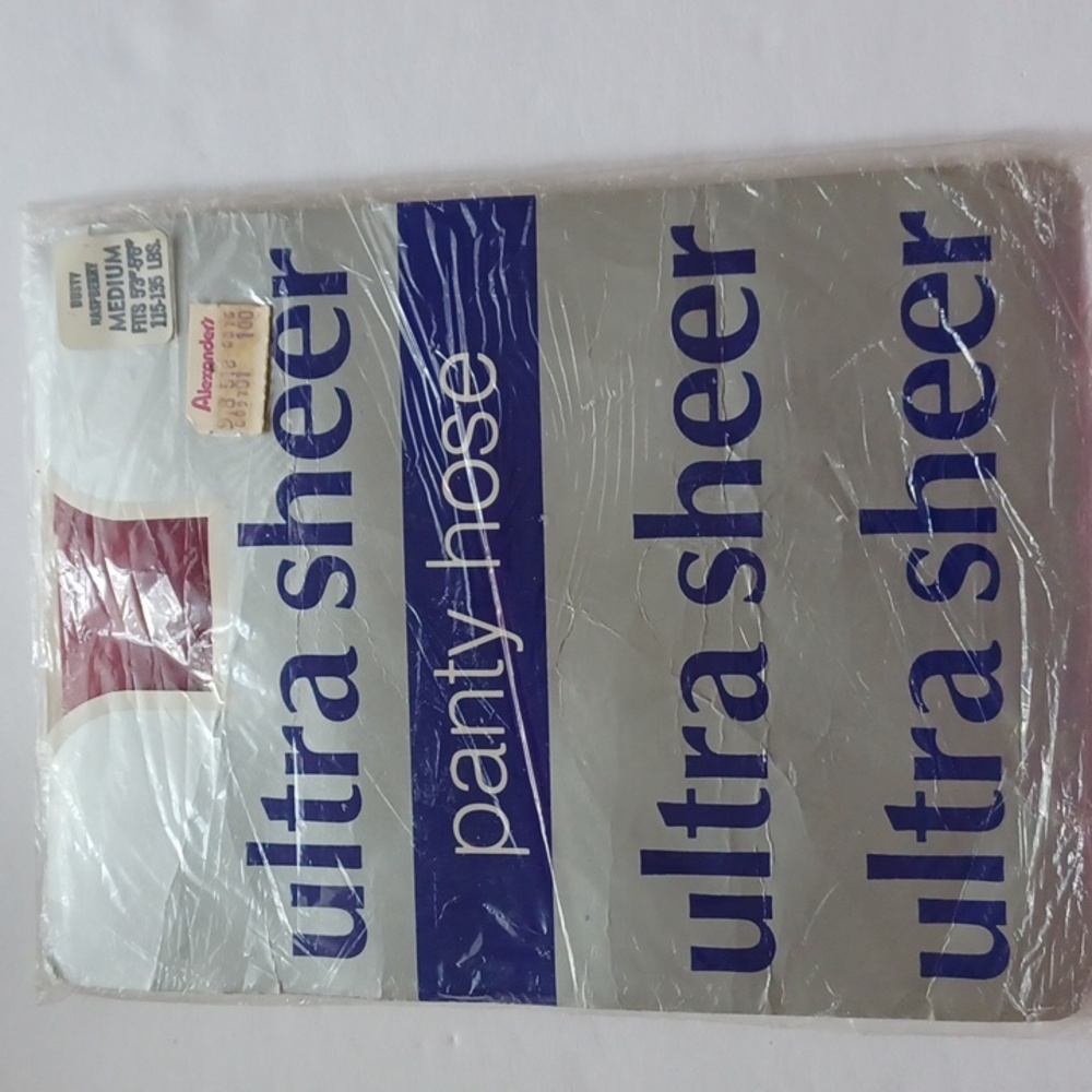 Ultra sheer dusty raspberry vintage pantyhose size medium 5'3" -5'6"